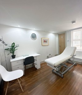 Garage converted into a home aesthetics and beauty clinic